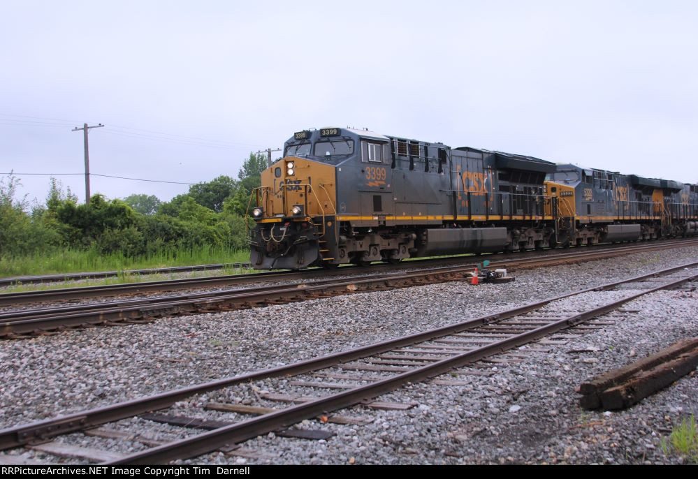 CSX 3399 leads a 4 unit M363